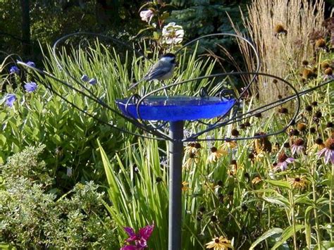 Easy 10 Diy Glass Yard Art Design Ideas For Your Garden Decor
