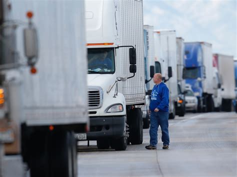 Thousands of truck drivers lost their jobs in the 2019 trucking
