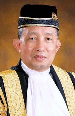 Dewan rakyat deputy speaker, datuk seri #azalinaothman has written to attorney general, tan sri #idrusharun to criticize his advice for the government to suspend #parliament during the #emergency. Tan Sri Idrus Harun is new A-G | Borneo Post Online