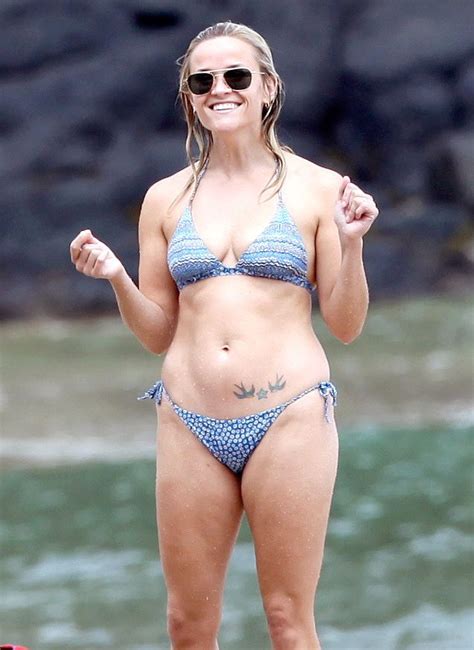 Pin By Paul Phillips On Reese Witherspoon Reese Witherspoon Bikini