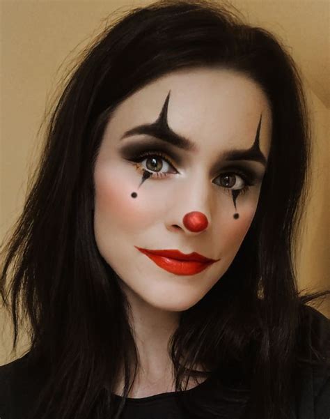 40 Simple Halloween Makeup Ideas Lady Decluttered Cute Clown Makeup Easy Clown Makeup Cute