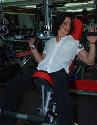 Bollywood Celebuzz Jackie Shroff S Son Tiger Shroff First Look Pictures