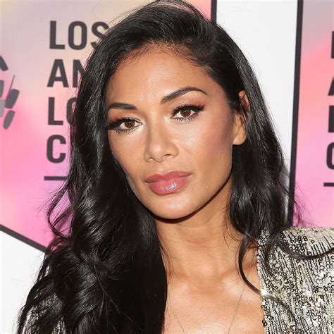 Nicole Scherzinger Flaunts Some Serious Curves In Beautiful Dress With