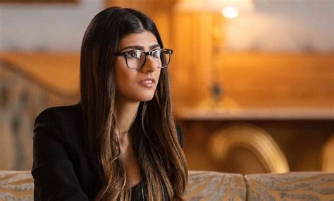 Mia Khalifa Explained The Former Pornstar Making Headlines