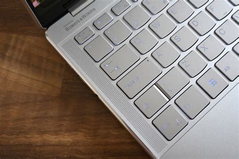 Lenovo Yoga Slim 9i Gen7 14iap7 Review A Lavish Laptop Stuff