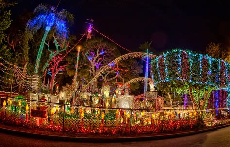 Visit The 12 Best Christmas Lights Displays In Florida For A Magical