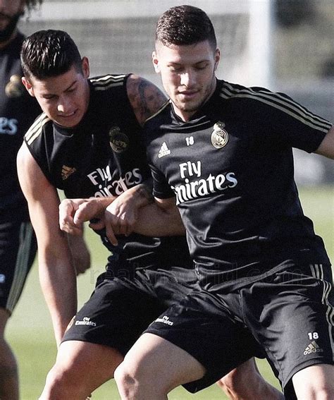 Así lo ha hecho en las últimas publicaciones de peláez. James Rodríguez Fanpage 🌟 on Instagram: "Finally a pic of ...