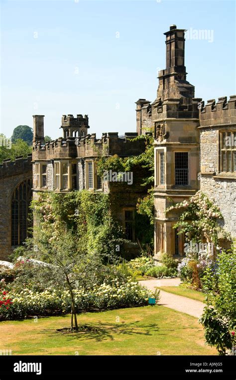 Haddon Hall Peak District Hi Res Stock Photography And Images Alamy