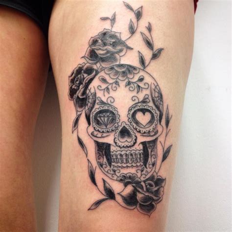 Skull And Roses Tattoo By Madlen Thigh Tattoo Spooky Cute Stuff Girl