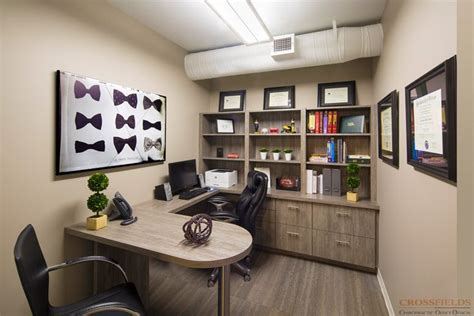 I Like The Consult Desk And Dr Work Space Medical Office Design Home