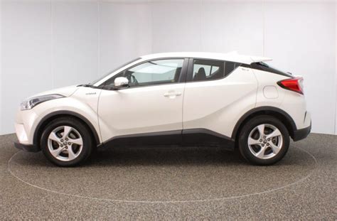 Used 2017 White Toyota Chr Hatchback 18 Icon 5dr 1 Owner Auto 122 Bhp