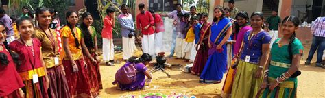 The pongal harvest festival is a traditional indian festival that gives thanks to the sun god for a mostly celebrated in india, pongal is also celebrated in singapore because of the large number of. Pongal Festival in South India | Popular Festivals in ...