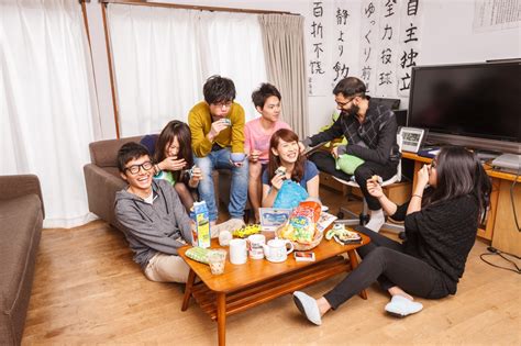 Why Foreign Students Choose Share House Even Though They Can Live By