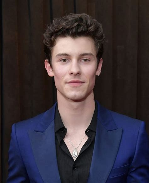 I'm so scared to be bad. Shawn Mendes fala sobre novos lançamentos no tapete ...