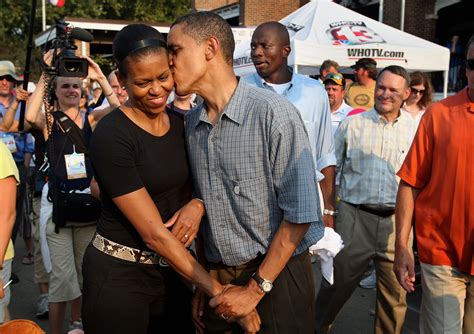Photos Barack And Michelle Obama Celebrate 25th Wedding Anniversary