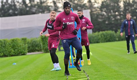 In Pictures West Ham United Return To Training At Rush Green West Ham United Fc