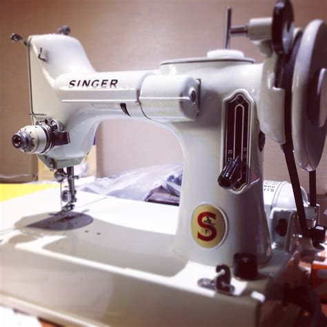 Singer Featherweight 221 Review — Ashley And The Noisemakers