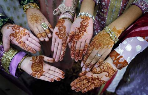 Ramadan dates are based on the lunar cycle so they change each year around the world. Eid Ul Fitr 2019 Date Dhaka - Rasmi B