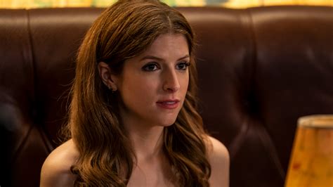 Anna Kendrick May Die In Space In The First Trailer For Stowaway