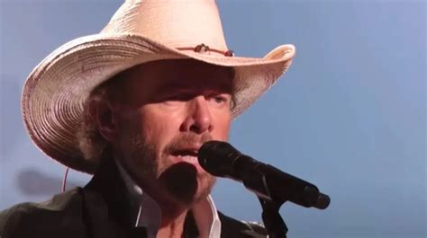 Toby Keith Shares That He Was Weak During Pccas Performance Country Living Nation