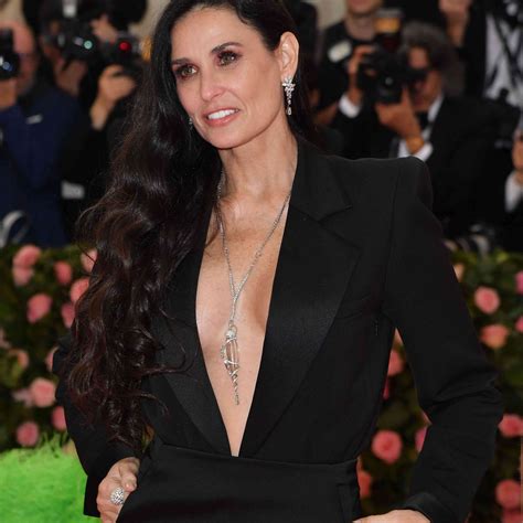 Demi moore 10 demi moore plastic surgery #demimooreplasticsurgery #demimoore #plasticsurgerybrasize. Demi Moore Formal Loose Ponytail For Curly Hair