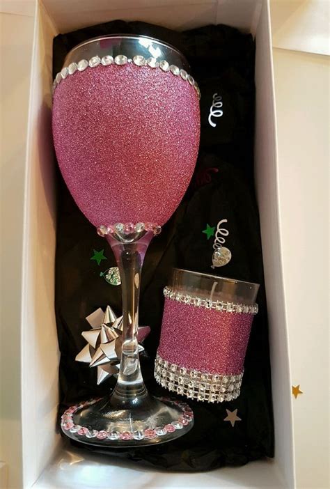 With birthday present ideas for your mom, sister or wife, there's a gift for everyone at prezzybox.com. Glitter Wine Glass personalised Birthday Gift set18/21/30 ...