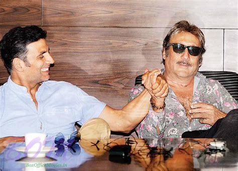 Akshay Kumar And Jackie Shroff During Brothers Promotions Photo Bom