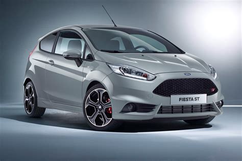 Ford Fiesta ST200 revealed: uprated hot hatch lands with a 200PS bang ...