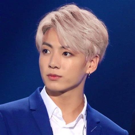 Bts Jungkook Takes Down The Internet As He Posts His Brand New Blonde Look