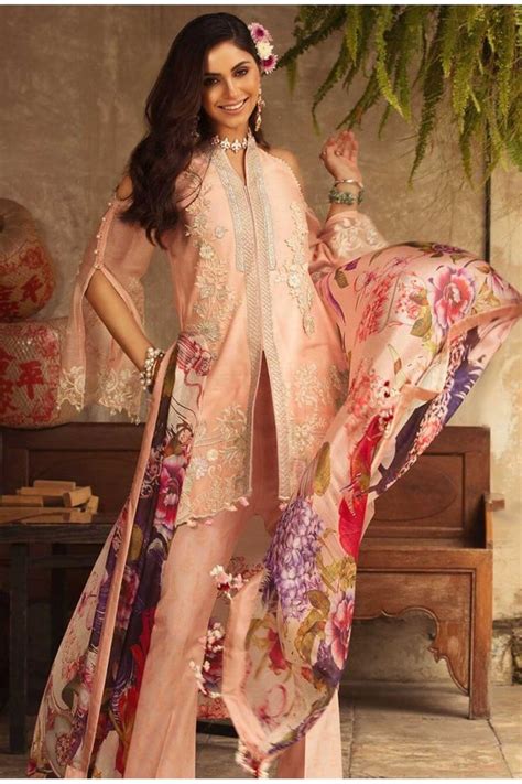 Pin On Designer Pakistani Dresses