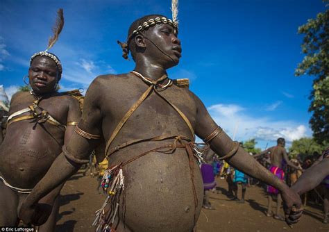 Ethiopian Bodi Tribe Where Big Is Beautiful And Men Compete To Be The Fattest Daily Mail