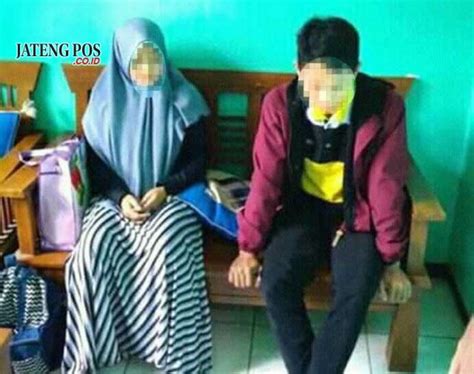 Diduga Mesum Di Masjid Mahasiswa Sejoli Ditangkap Jateng Pos