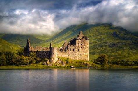 Szkocja znajduje się chyba na każdej liście z cyklu „najpiękniejsze miejsca na ziemi. Zamki w Szkocji