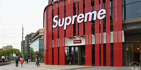 Supreme Italy Milano Store Opens Along With Supreme Ss21 Week 11