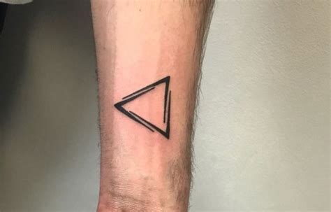 Introducir 76 Imagem Significado Del Tatuaje De Tres Triangulos