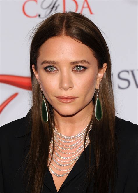 Mary Kate Olsen Supposedly Got Plastic Surgery But Everyone Should