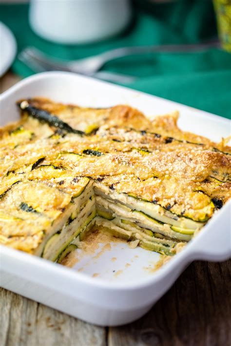 · parmigiana bianca senza pomodoro di zucchine patate e mozzarella statusmamma ricetta cucinare foto bloggz blog tutorial giallozafferano vegetariano frutta verdura. Parmigiana bianca di zucchine e patate | Ricetta | Ricette ...