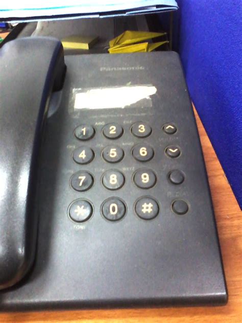 There is the other way: Cara menggunakan pesawat telepon yg dikunci