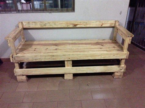 It's in fact a seed of a plant. Wood Bench out of Pallets - Easy Pallet Ideas