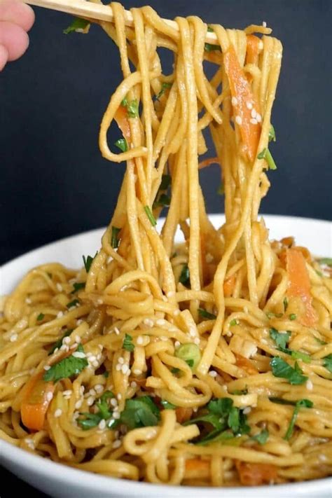 A nutritionist shares her favorite healthy noodles, like chickpea, whole wheat, and more. Sesame noodles, a delicious and healthy Chinese recipe ...