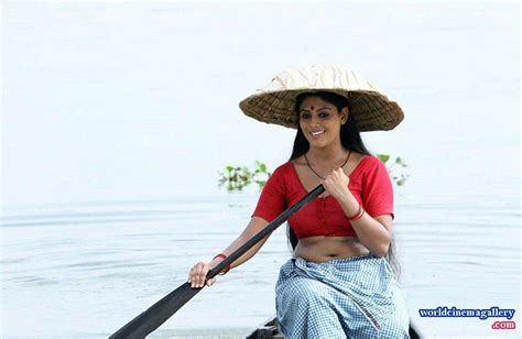 Iniya Hot Stills In Naga Bandham Malayalam Movie