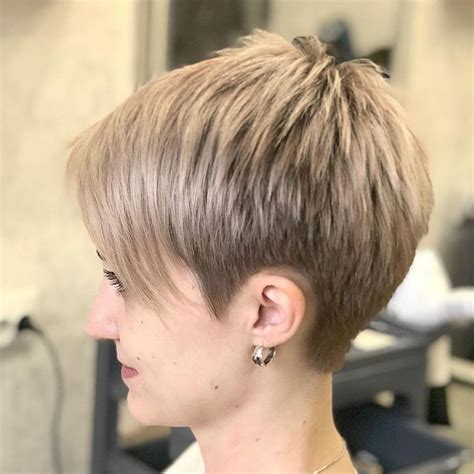 Pixie Haircuts With Bangs 50 Terrific Tapers Thick Hair Pixie Thick Hair Styles Short Hair