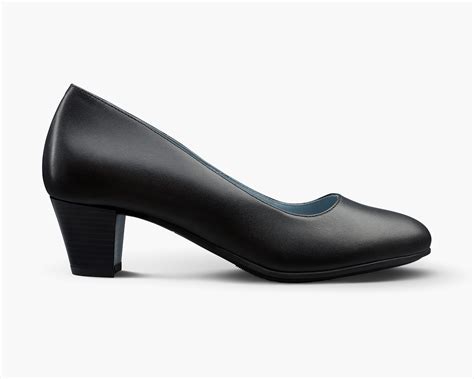 Composite toe boots are best suited if you have to pass through metal detectors daily, as they won't set off the detectors as steel toes do. Skypro - Rose Clement