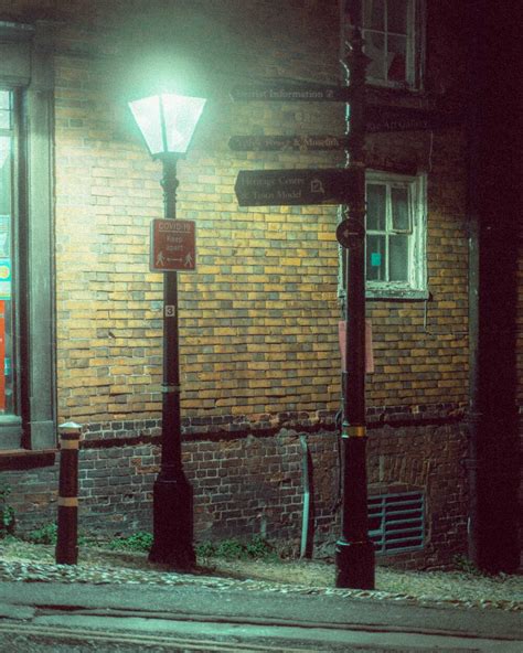 How To Use Street Lights To Improve Your Night Street Photography — Joe