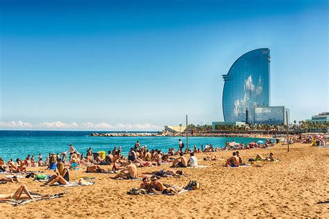 Las Mejores Playas De Barcelona 4 Kilómetros De Arena Dorada