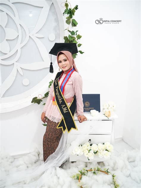 Foto Wisuda Yang Keren Xiquivo