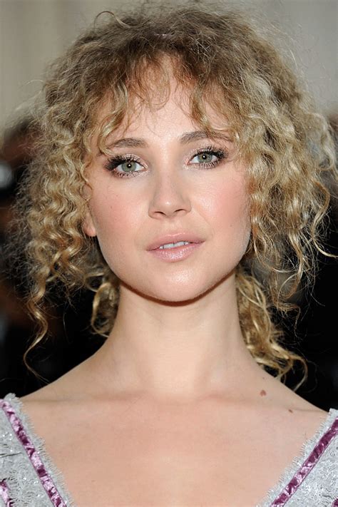Juno Temple Curly Bangs Curly Hair Styles Hairstyle