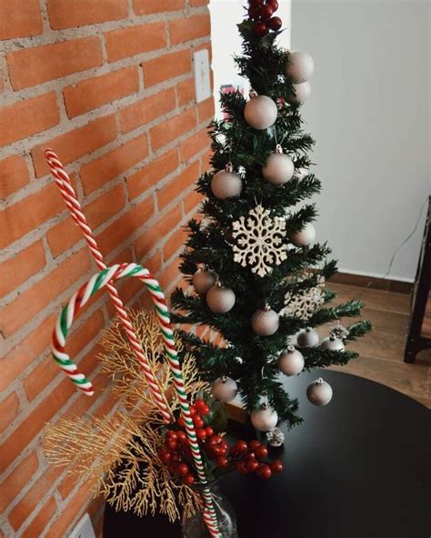 Árvore de Natal pequena 80 ideias para decorar com encanto Victor