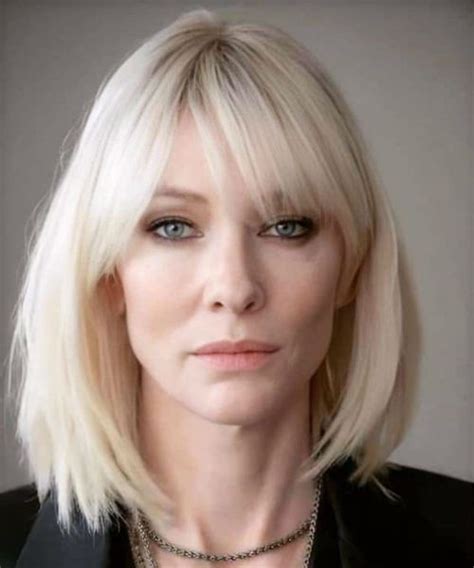 The rest of the hair has been cut in layers that fall perfectly over the shoulders. 19 Of the Versatile Medium Hairstyles With Bangs for Women ...