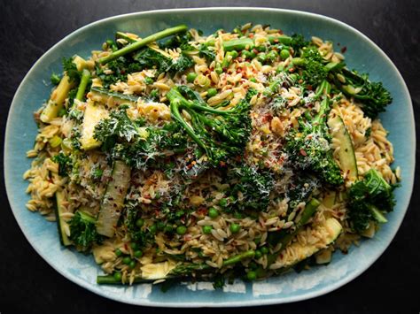 <p>ree starts with an alfredo sauce to create a cheesy, creamy baked pasta. Very Green Orzotto | Recipe | Pioneer Woman in 2019 | Food network recipes, Vegetable recipes ...